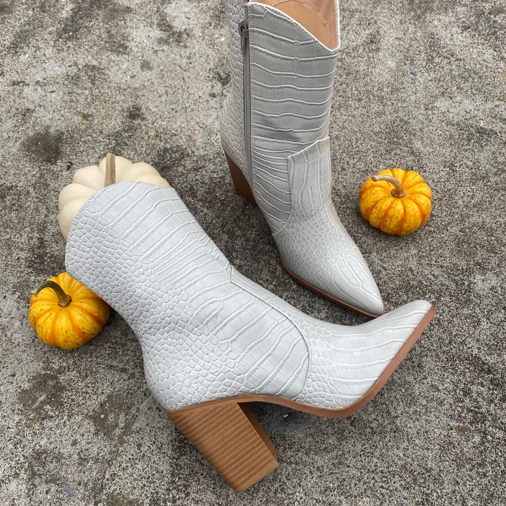 Lulus Elenora light bone grey faux snake skin western boots - Picture 2 of 8